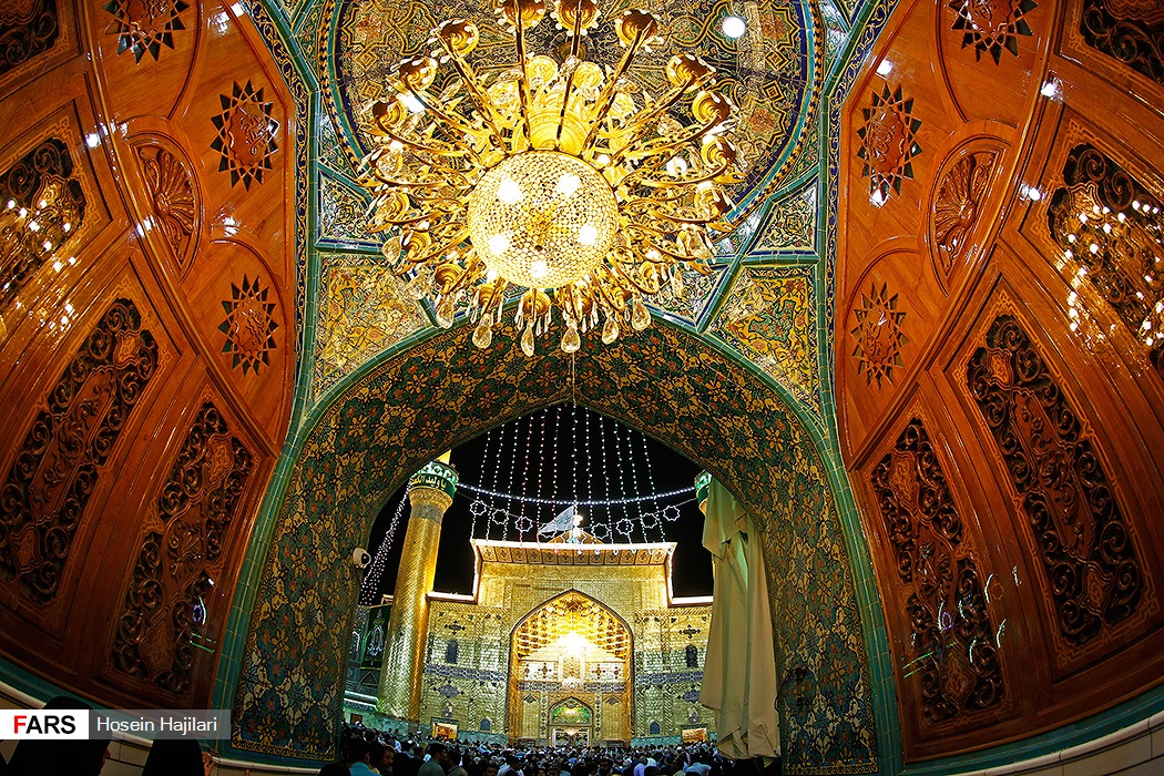 حرم امام علی (ع) در شب میلاد