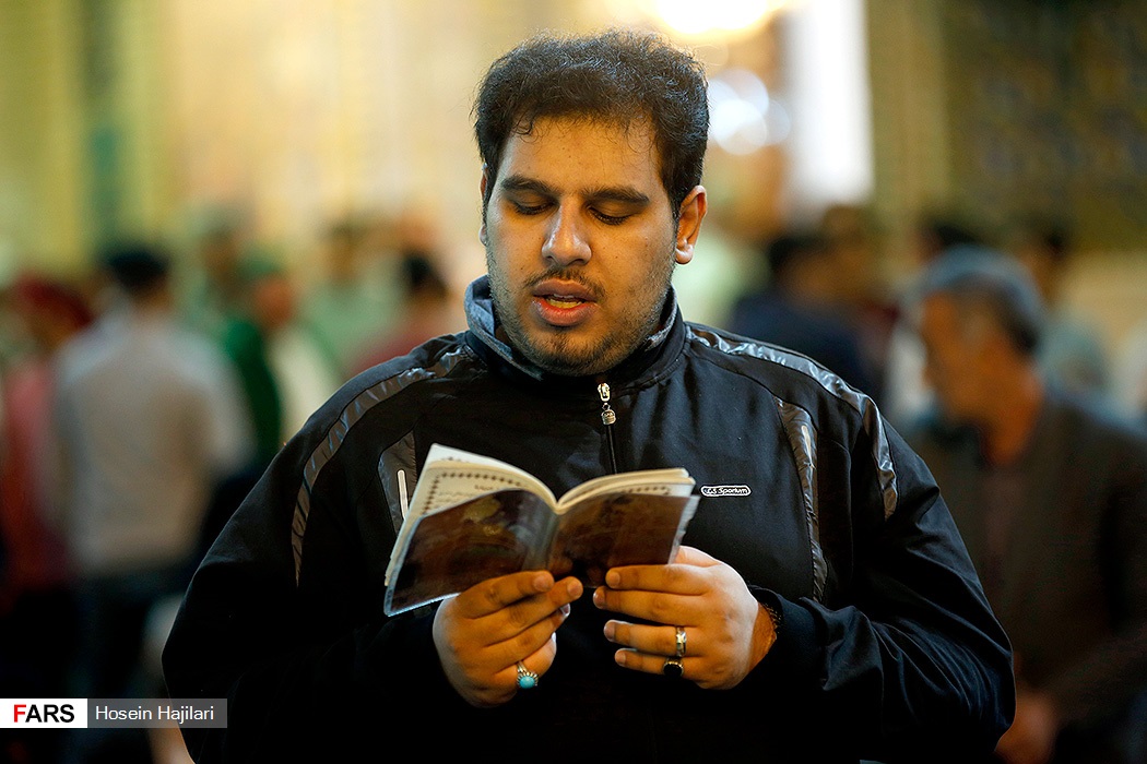 حرم امام علی (ع) در شب میلاد