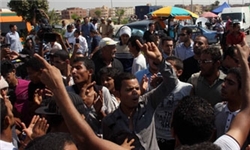 خانواده شهدای انقلاب مصر: دیکتاتور را اعدام کنید