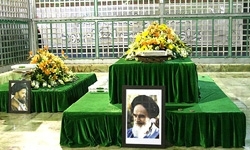 تجدید میثاق ذاکرین و مداحان سراسر کشور با امام خمینی