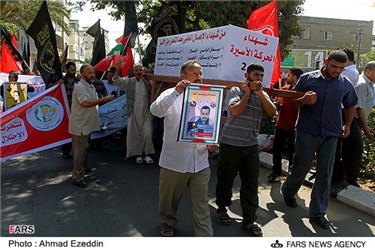 تظاهرات خانواده های اسرای فلسطینی در برابر دفتر سازمان ملل در غزه