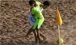 نخستین دوره مسابقات فوتبال ساحلی عنبرآباد برگزار شد