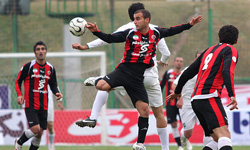 آیا فدراسیون فوتبال با تغییر مداوم ورزشگاه مشهد موافقت می‌کند