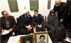 انجام معاینات بالینی 3 خانواده شهید در باقرشهر