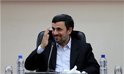 احمدی‌نژاد وارد ورزشگاه تختی ایلام شد‌