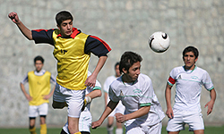 مسابقات فوتبال دانش‌آموزان قم با پیروزی مدعیان آغاز شد
