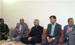 دیدار رئیس ستاد دهه فجر ورامین با خانواده شهدا