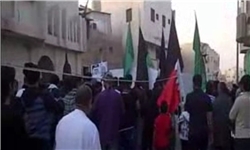 تظاهرات شیعیان عربستان با پرچم بحرین علیه سرکوبگری آل سعود +فیلم