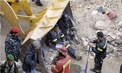 مصدومان حادثه ریزش ساختمان در ارومیه نجات یافتند