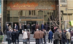 دولت روحانی با جدیت موضوع بازنشتگان ذوب آهن را رسیدگی کند