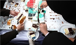رونمایی کیک تولد 1000 کیلویی شهدا در رفسنجان
