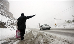 نجات 50 آسیب‌دیده ناشی از برف و کولاک در جاده‌های زنجان