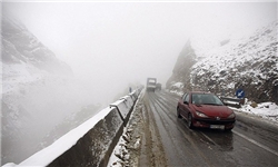 بارش برف در محور زنجان ـ طارم آغاز شده است/ جاده‌های استان باز است