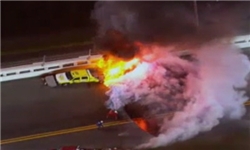 راننده پیکان وانت زنده زنده در آتش سوخت/تأخیر 45 دقیقه‌ای آتش‌نشانی