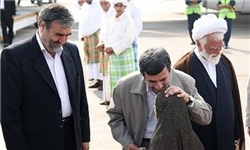 احمدی‌نژاد وارد بزرگ‌ترین جزیره خلیج فارس شد
