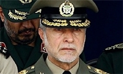 فرمانده کل ارتش به جمع راهپیمایان تهرانی پیوست