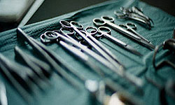 قیمت تجهیزات جراحی‌های کم‌تهاجمی برای بخش خصوصی بالا است