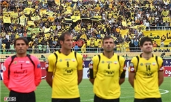 سپاهان نخستین سه امتیازی لیگ را دشت کرد