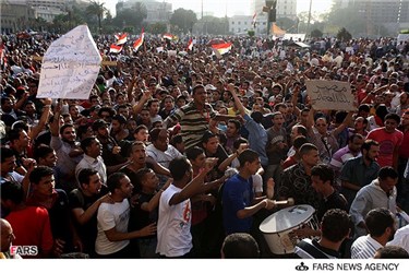 حضور همه گروههای انقلابی در میدان التحریر برای مطالبات انقلاب