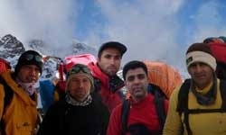 به‌کارگیری فلزیاب برای یافتن جسد کوهنورد کاشانی
