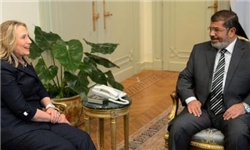 حاشیه‌های دیدار کلینتون به قاهره /ماجرای دست ندادن مرسی با وزیر خارجه آمریکا