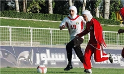 دختران فوتبالیست نماینده شایسته‌ای برای ورزش بانوان هستند