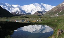 کوهنورد سیستان‌وبلوچستان به قله لنین قرقیزستان صعود کرد