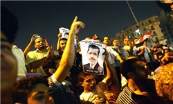 تظاهرات مردم مصر در حمایت از تصمیمات اخیر مرسی +فیلم