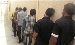 دستگیری 5 نفر توزیع کننده مواد مخدر در فومن