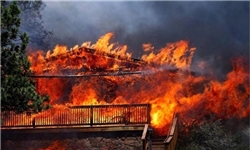 آتش‌سوزی بزرگ کارخانه نخ در مشهد مهار شد