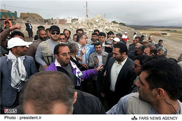 بازدید سرزده رئیس جمهور از روستای زلزله زده زغن آباد ورزقان