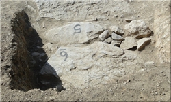 کشف 2 تابوت سفالی تدفینی در گورستان تاریخی سقز