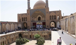 نمازگزاران قلب تپنده مسجد جامع ورامین