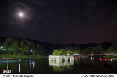 نمای زیبای مجموعه تاریخی عباس آباد بهشهر در شب