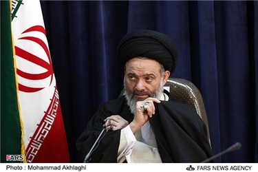 آیت الله حسینی بوشهری در دیدار اعضای شورای مرکزی جمعیت رهپویان انقلاب