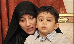 حضور خانواده شهید احمدی‌روشن در یادواره آیه‌های سرخ سوادکوه