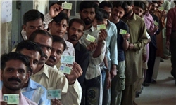 خوشنودی رئیس کمیسیون انتخابات از شرکت گسترده مردم پاکستان در پای صندوق‌های رای
