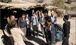 بازدید امدادگران کمیته امداد از روستاهای محروم باشت به روایت تصویر