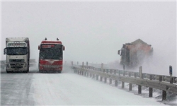 برف 70 درصد از مسیرهای روستایی محور هراز را مسدود کرد‌