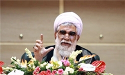 ملت ایران بر مواضعش در مقابل آمریکا ثابت قدم است