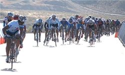 مسابقه دوچرخه سواری معلمان و دانش‌آموزان در مشهد برگزار شد