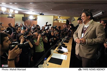 محمد معیری تهیه کننده و کارگردان فیلم یک دو سه پنج در جمع خبرنگاران
