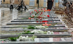 عیدی شهرداری بیرجند به اموات/جانمایی گلدان در قبور