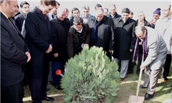 کاشت درخت دوستی تبریز و تاجیکستان در بوستان باغمیشه