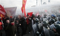 تظاهرات مردم ترکیه علیه مواضع ضدسوری آنکارا/ پلیس از گاز اشک‌آور استفاده کرد