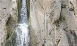 دنیایی از طبیعت ناشناخته در لاریجان / از دخمه‌های سنگی تا آبگرم و آبشارهای زیبا