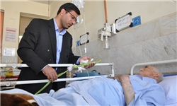 نماینده مردم کرمانشاه در خانه ملت به‌ عیادت بیماران رفت