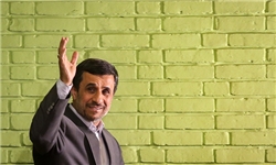 احمدی‌نژاد وارد گیلان شد