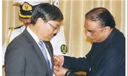 پاکستان به سفیر چین «نشان افتخار» داد