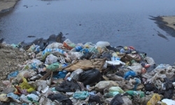 بابلسر فاقد مکان دفن بهداشتی زباله است / انباشت زباله در سواحل